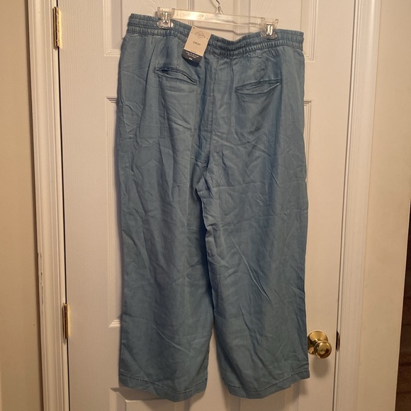 Brand New St John’s Bay Light Handsand Crop Pants…size XL - Picture 2 of 5
